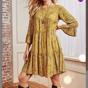 Suzanne Betro Size L tiered floral long sleeve dress. 100% Rayon. NWT.